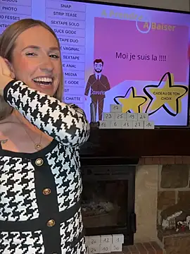 lola tentatiion online show from December 14, 8:02 pm