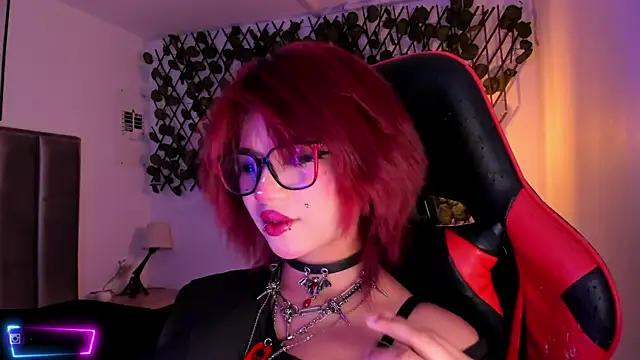 Snapshot of Kitty_Gang chatting on September 10, 2:11 am Kitty Gang online show from September 10, 2:11 am