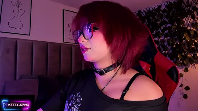 Snapshot of Kitty_Gang chatting on September 13, 2:33 am Kitty Gang online show from September 13, 2:33 am