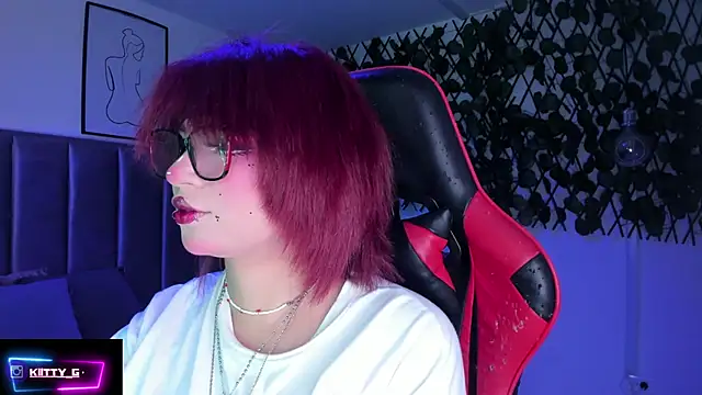 Snapshot of Kitty_Gang chatting on October 2, 2:29 am Kitty Gang online show from October 2, 2:29 am