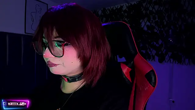 Snapshot of Kitty_Gang chatting on October 18, 2:03 am Kitty Gang online show from October 18, 2:03 am