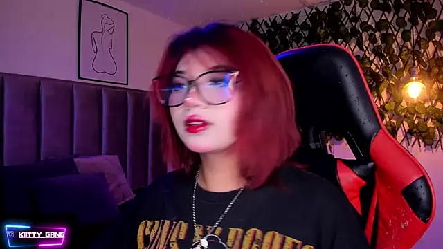 Snapshot of Kitty_Gang chatting on November 25, 1:27 am Kitty Gang online show from November 25, 1:27 am