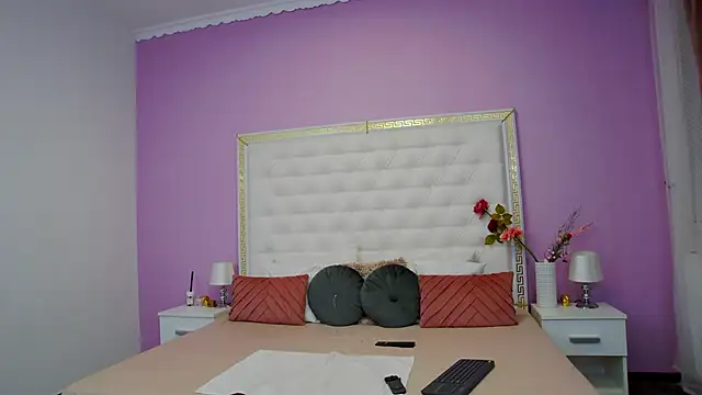 Lenna Paul online show from March 7, 4:13 am