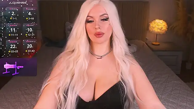 Snapshot of GoddessGlow chatting on January 22, 9:35 am GoddessGlow online show from January 22, 9:35 am