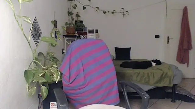 Snapshot of kinkyspirali chatting on October 15, 8:31 pm kinkyspirali online show from October 15, 8:31 pm