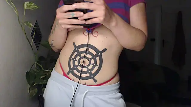 Snapshot of kinkyspirali chatting on October 24, 7:54 pm kinkyspirali online show from October 24, 7:54 pm