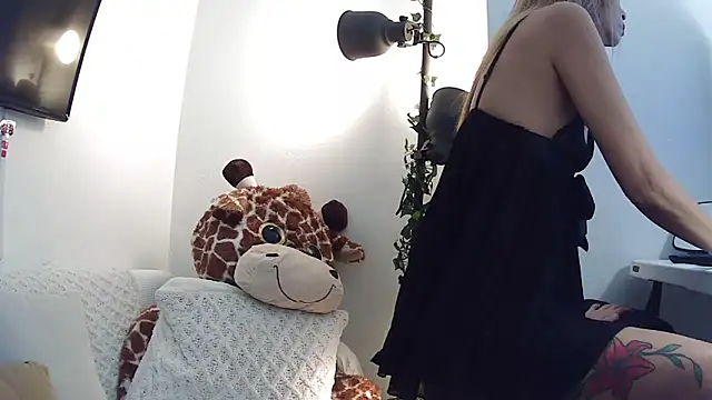 mysterymel online show from March 8, 5:22 pm