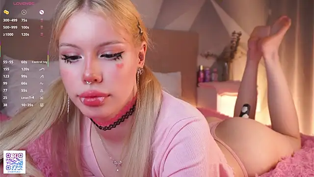 ZaraDudley online show from April 19, 8:00 pm