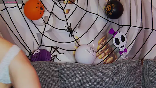 hailey peach online show from October 30, 5:57 pm