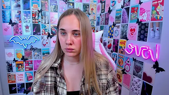 Snapshot of MiaMilas chatting on September 9, 4:28 pm MiaMilas online show from September 9, 4:28 pm