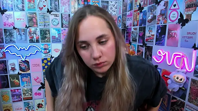 Snapshot of MiaMilas chatting on October 20, 4:29 pm MiaMilas online show from October 20, 4:29 pm