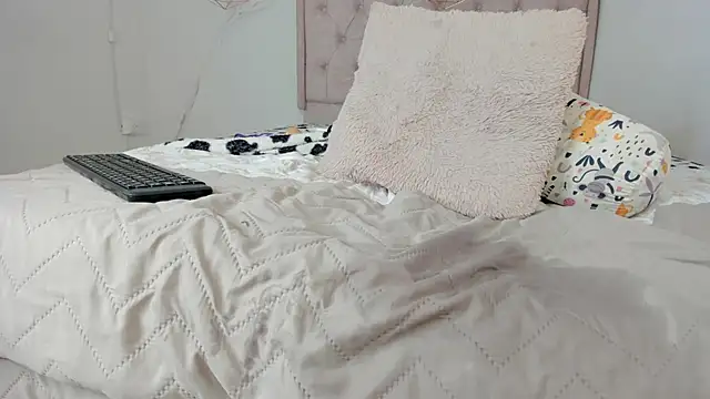 kristakinnky online show from January 30, 7:48 pm