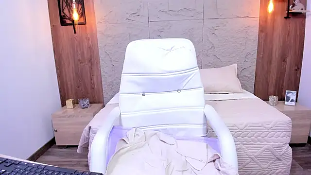 Snapshot of _Eveelyn chatting on December 26, 10:20 pm  Eveelyn online show from December 26, 10:20 pm