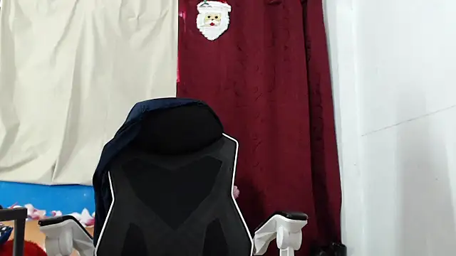 Snapshot of Aranza-Queen chatting on December 22, 4:38 pm Aranza-Queen online show from December 22, 4:38 pm