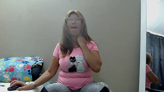 Snapshot of Aranza-Queen chatting on March 20, 8:29 pm Aranza-Queen online show from March 20, 8:29 pm