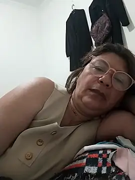 Snapshot of Aranza-Queen chatting on November 2, 3:03 pm Aranza-Queen online show from November 2, 3:03 pm