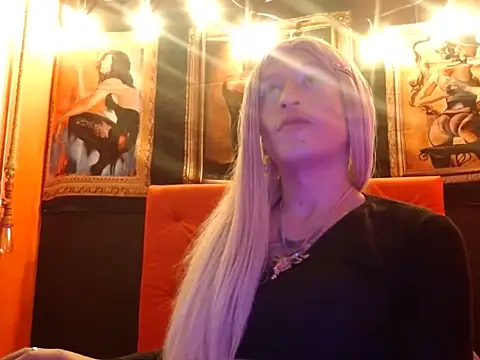 Snapshot of MEGANNIXX chatting on October 8, 3:26 am MEGANNIXX online show from October 8, 3:26 am