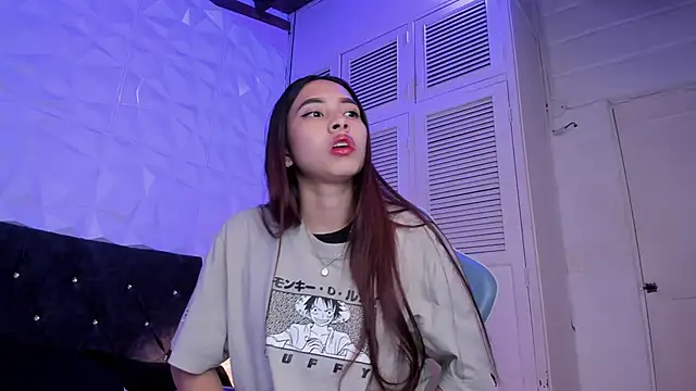 Snapshot of Emma_dl2 chatting on February 19, 8:41 pm Emma dl2 online show from February 19, 8:41 pm