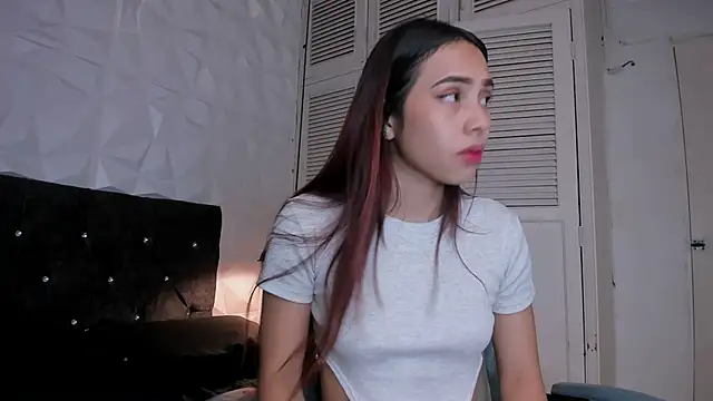 Snapshot of Emma_dl2 chatting on March 3, 8:11 pm Emma dl2 online show from March 3, 8:11 pm