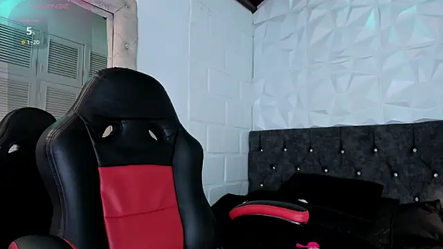 Snapshot of Emma_dl2 chatting on September 14, 11:42 am Emma dl2 online show from September 14, 11:42 am