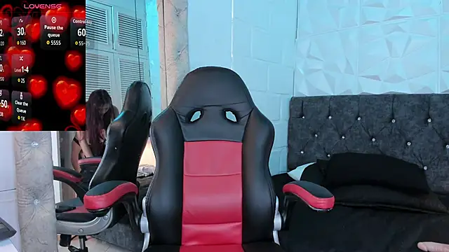 Snapshot of Emma_dl2 chatting on November 12, 4:51 pm Emma dl2 online show from November 12, 4:51 pm