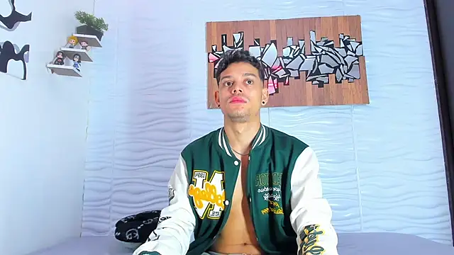 Friendsofeverything  online show from September 12, 12:16 pm