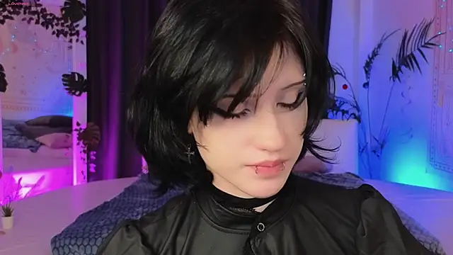 dark vamp  online show from January 15, 2:02 pm