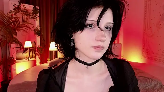 dark vamp  online show from February 6, 9:38 pm