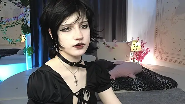 dark vamp  online show from March 2, 11:39 am