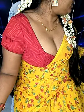 Snapshot of honey-sexy chatting on March 15, 1:18 pm honey-sexy online show from March 15, 1:18 pm