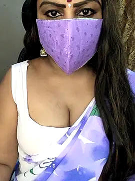 Snapshot of honey-sexy chatting on November 7, 4:29 pm honey-sexy online show from November 7, 4:29 pm