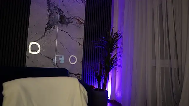 Snapshot of blondie_muller chatting on February 6, 9:07 pm blondie muller online show from February 6, 9:07 pm