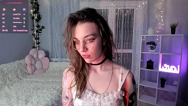 AraCopple online show from December 15, 9:31 pm