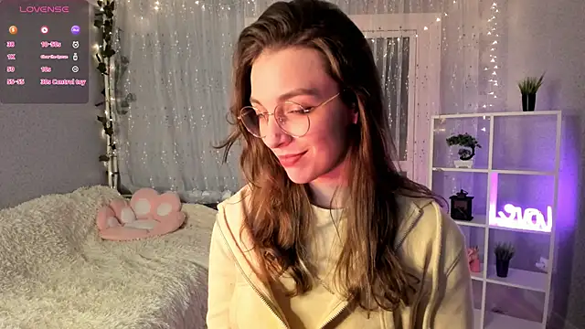 AraCopple online show from December 19, 6:45 pm