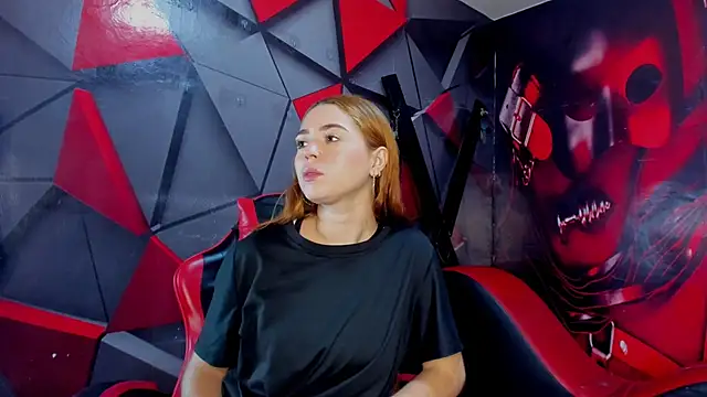 Hana and Zeta online show from December 20, 12:45 pm