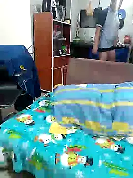 Snapshot of ZuriandAlex chatting on January 23, 9:18 am ZuriandAlex online show from January 23, 9:18 am