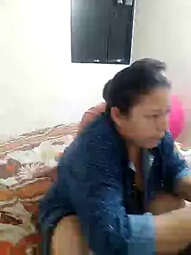 Snapshot of ZuriandAlex chatting on February 6, 2:55 am ZuriandAlex online show from February 6, 2:55 am