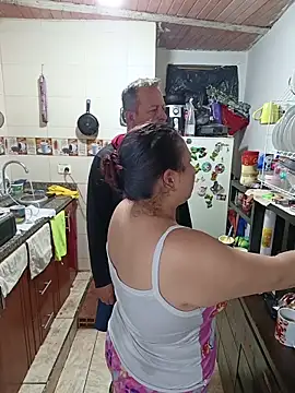 Snapshot of ZuriandAlex chatting on November 15, 1:25 am ZuriandAlex online show from November 15, 1:25 am