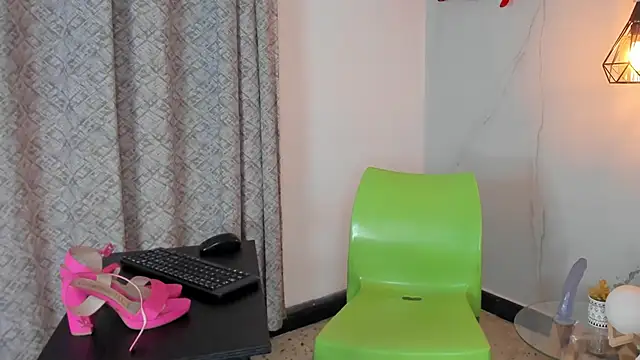 Snapshot of angelswets chatting on February 17, 4:59 pm angelswets online show from February 17, 4:59 pm