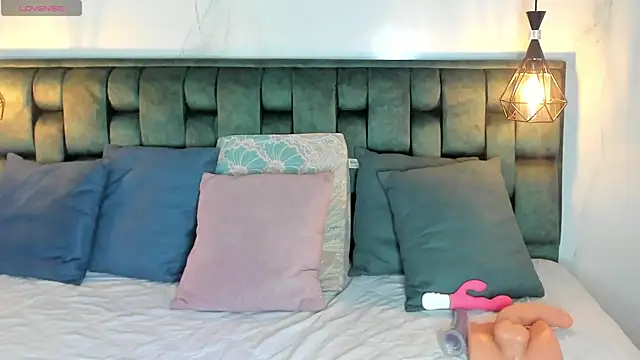 Snapshot of angelswets chatting on February 26, 1:52 pm angelswets online show from February 26, 1:52 pm