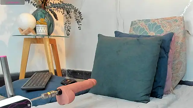 Snapshot of angelswets chatting on March 1, 2:23 pm angelswets online show from March 1, 2:23 pm