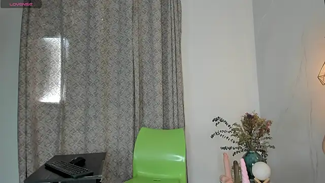 Snapshot of angelswets chatting on September 25, 2:43 pm angelswets online show from September 25, 2:43 pm