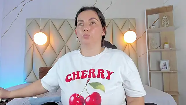 Snapshot of angelswets chatting on November 19, 2:06 pm angelswets online show from November 19, 2:06 pm