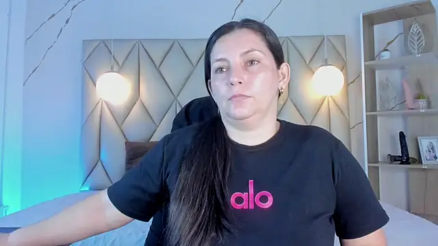 Snapshot of angelswets chatting on December 14, 1:27 pm angelswets online show from December 14, 1:27 pm