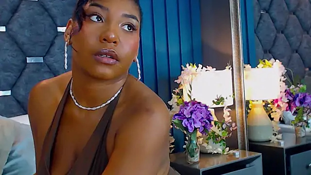 Snapshot of VanessaGlenn chatting on October 14, 7:47 pm VanessaGlenn online show from October 14, 7:47 pm