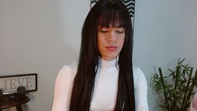 Snapshot of KamilaParrisx chatting on November 14, 4:22 am KamilaParrisx online show from November 14, 4:22 am