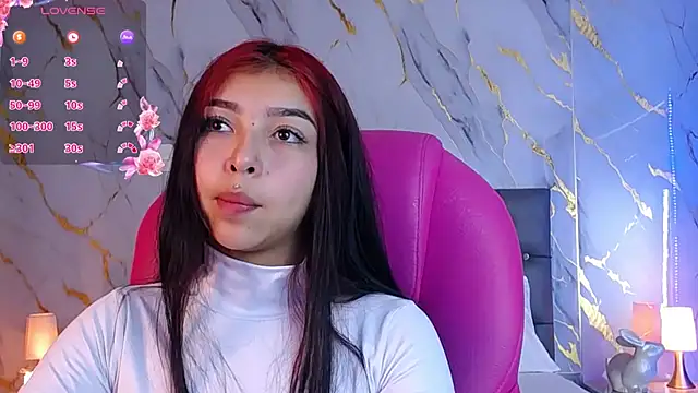 Snapshot of pettit_courtny chatting on February 12, 7:24 pm pettit courtny online show from February 12, 7:24 pm