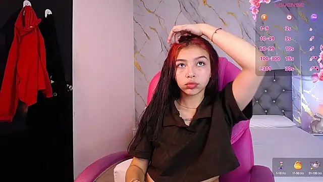 Snapshot of pettit_courtny chatting on February 15, 7:39 pm pettit courtny online show from February 15, 7:39 pm