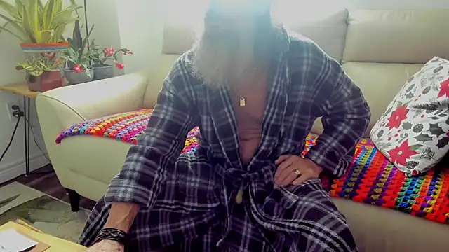 mindphu k online show from December 5, 6:04 pm