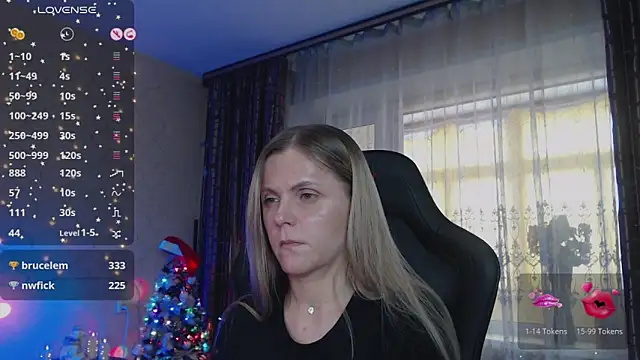 Snapshot of JessieOMays chatting on December 20, 5:14 am JessieOMays online show from December 20, 5:14 am